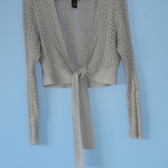 Top - Picture 2 of 6